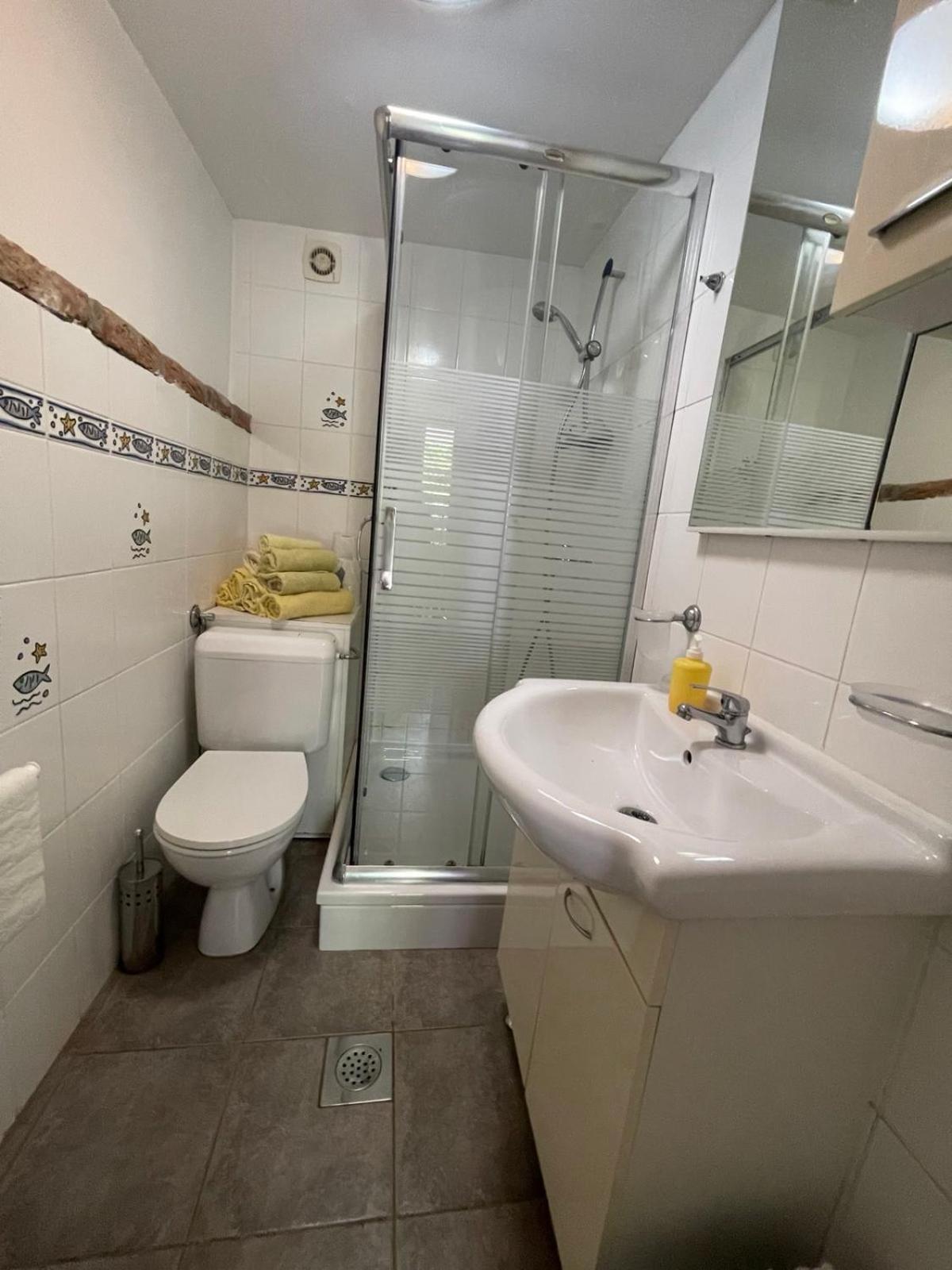 Apartment Kalikut ベリ 部屋 写真